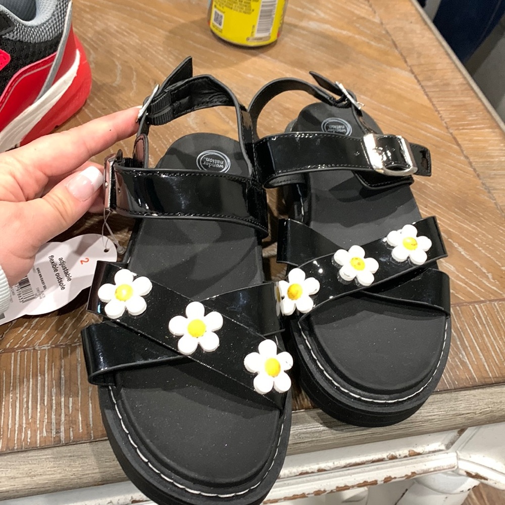 Brand new kid shoes size 2